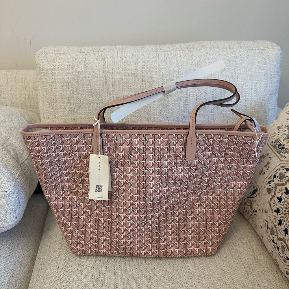 NWT Tory Burch Ever Ready Tote in Winter Peach